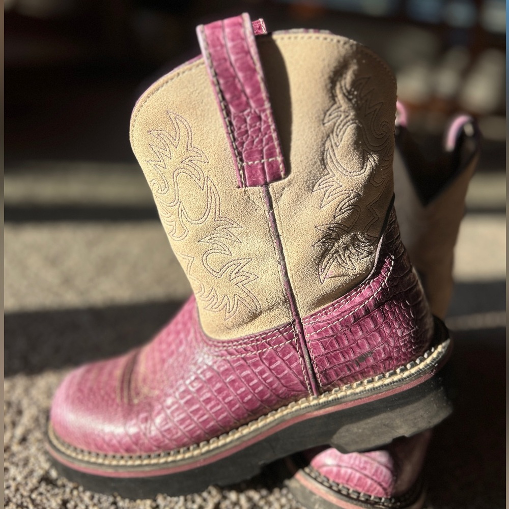 Ariat Fatbaby Boots Women’s 8.5 – Purple Croc Print Cream Leather Western Cowboy